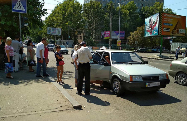 В Николаеве водитель «Лады» сбил женщину, которая шла через переход на красный свет - Copyright https://news.pn