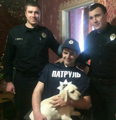 Патрульные поддержали своего харьковского сослуживца, начавшего возвращаться к жизни после зверского избиения - Copyright https://news.pn