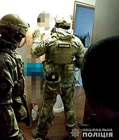 В Днепре полицейские задержали членов группировки, которые пытками вымогали у предпринимателя четыре миллиона гривен - Copyright https://news.pn