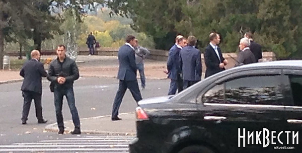 Олигарх Новинский устроил посреди Николаева неформальную встречу с Гранатуровым и Дятловым - Copyright https://news.pn