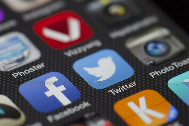 Социальная сеть Twitter заблокировал больше тысячи аккаунтов, пропагандирующих «Единую Россию» Социальная сеть Twitter заблокировал больше тысячи аккаунтов, пропагандирующих «Единую Россию»