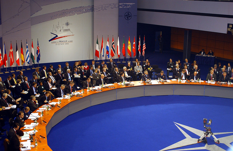 Зимний саммит НАТО перенесли из-за Трампа