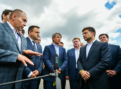 Президент Зеленский в Черкассах представил новых глав ОГА и местной СБУ, проинспектировал ремонт аэропорта и трассы - Copyright https://news.pn