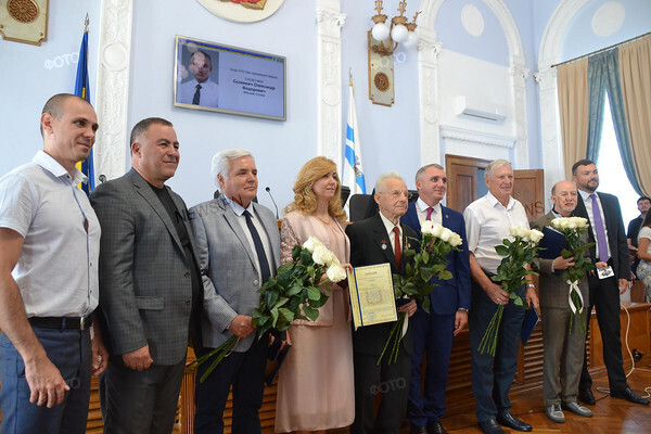 Депутаты тайным голосованием присвоили звания почетного семи горожанам - мэр Николаева закрыл торжественную сессию - Copyright https://news.pn