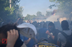 «Ехали к дому Левочкина»: Под Киевом праворадикалы с боем прорвали блокпост полиции, есть пострадавшие - Copyright https://news.pn