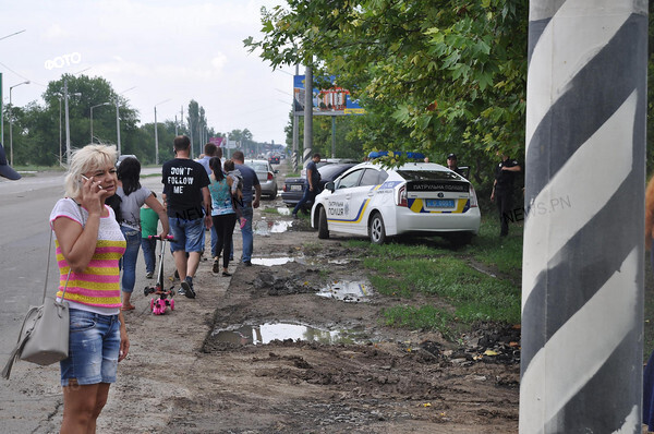 В Николаеве жильцы многоэтажки пытались перекрыть проспект Богоявленский из-за отключения света - Copyright https://news.pn