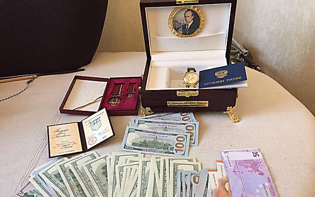 Что подарить суду Что подарить суду