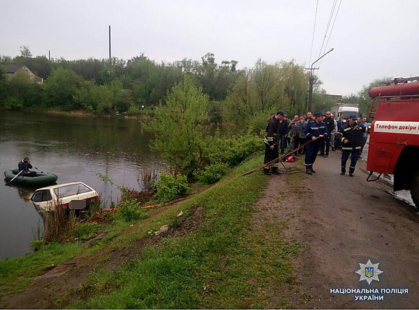 В Винницкой области нетрезвый водитель, убегая от полиции, не справился с управлением и слетел в реку - Copyright https://news.pn