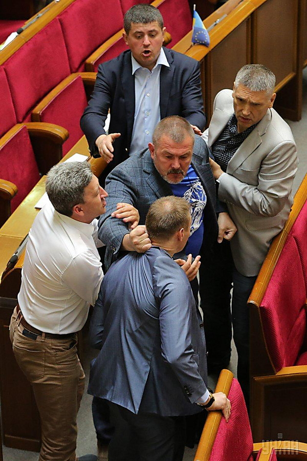 В Раде из-за высказываний Мураева подрались нардепы от «Народного фронта» и «Оппоблока» - Copyright https://news.pn