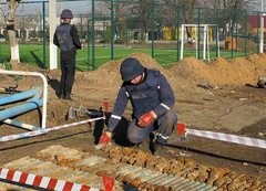 В Беляевском районе Одесской области во вторник, 17 декабря, на территории школы нашли более 300 взрывоопасных предметов времен Второй мировой.