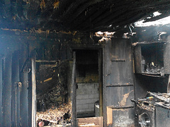 В поселке Воскресенское Жовтневого района во вторник, 10 мая, спасатели ликвидировали возгорание в летней кухне и предупредили пожар в остальных помещениях.