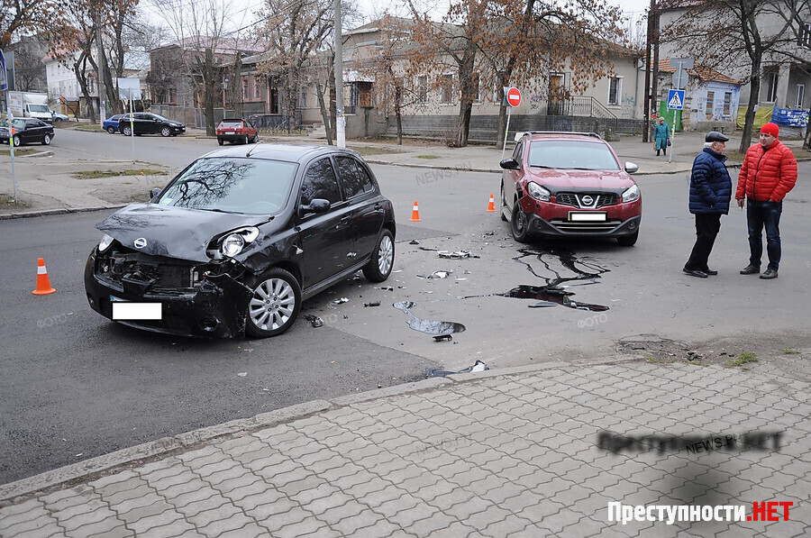 Столкнулись два автомобиля