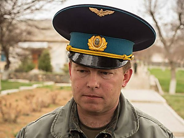 Colonel describes Russian detention in Crimea ~~