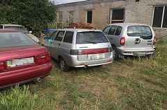 Сотрудники внутренней безопасности полиции задержали нескольких подозреваемых в торговле автомобилями со штрафплощадки МВД в Мелитополе Запорожской области, сообщили в пресс-службе Национальной полиции.