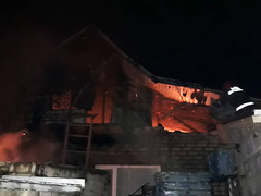 Во вторник, 12 марта, в поселке городского типа Новый Буг возник пожар в частном жилом доме.