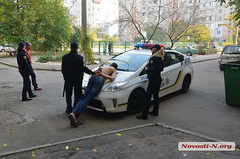 В субботу, 20 октября на спецлинию 102 поступило сообщение о том, что в Ингульском районе Николаева мужчина изнасиловал жену знакомого.
