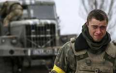 В зоне проведения Антитеррористической операции на Востоке Украины за минувшие сутки один украинский военный погиб, еще один получил ранения.