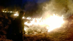 В Житомирской области из-за неосторожного сжигания сухой травы погибли пожилые супруги.