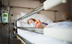 В реанимационном отделении Николаевской областной детской клинической больницы 24 сентября умер малолетний мальчик, который был доставлен из Баштанки с полученными там травмами.