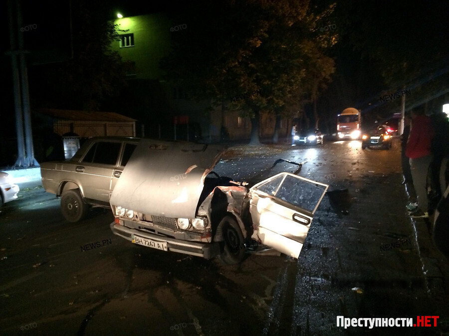 Дорогой автомобиль внедорожник