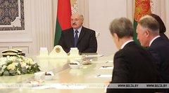 Президент Беларуси Александр Лукашенко заявил, что дизельное топливо для украинских танков поставляет не Беларусь, а Россия.