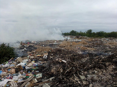 За пределами Баштанки Николаевской области 5 сентября возник пожар на территории несанкционированной свалки.