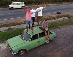 Трое николаевских парней Андрей, Сергей и Игорь специально приобрели ИЖ 21251 Комби, дабы присоединиться к автопробегу «Banjul Challenge», который является ежегодным знаковым автомобильным событием для благотворительности.