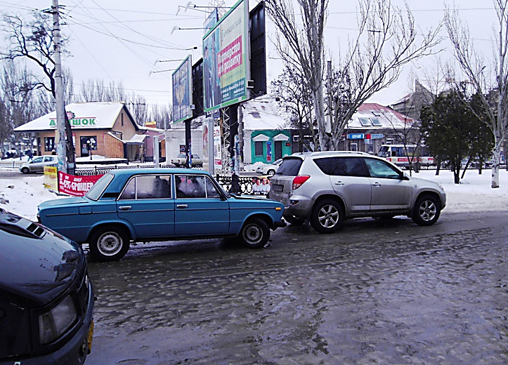 Столкнулись два автомобиля