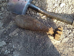 На Николаевщине мужчина нашел на огороде минометную мину калибром 82 миллиметра времен прошлых войн.
