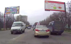 Николаевские водители «летают» на запрещенной скорости, «подрезают», не соблюдают правила поворота и так далее.