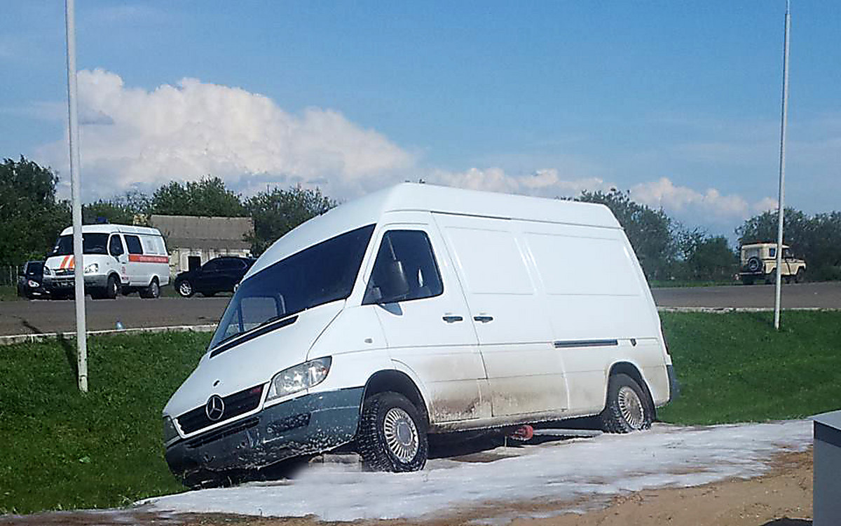 Mercedes das 2.4 Benzin der Brennstoffverbrauch