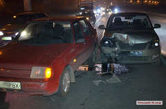 В Николаеве вечером 4 декабря на проспекте Октябрьском за Широкобальским мостом столкнулись четыре автомобиля.