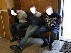 В Николаеве в субботу, 21 апреля, водитель «Газели» и его трое пассажиров напали на патрульного полицейского.
