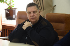 В зале осталось всего шесть депутатов – мэр Сенкевич перенес сессию на 16 мая - Copyright https://news.pn