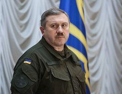 Президент Петр Порошенко назначил нового командующего Национальной гвардии Украины  генерал-лейтенанта Вооруженных сил Украины Юрия Аллерова.