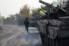 Вооруженные Силы Украины в 2015 году получили 9 самолетов, 9 вертолетов, 316 танков, 251 боевую бронированную машину, 221 единиц артиллерии, 500 автомобилей.