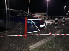 В воскресение поздно ночью, 28 октября, на Добровольском железнодорожном переезде в Новобугском районе Николаевской области произошло ДТП с участием автомобиля «Renault Megane», в результате которого погиб 25-летний водитель