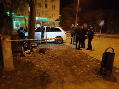 В Мариуполе 1 октября пешеход смертельно ранил ножом местного бизнесмена из-за конфликта на дороге.