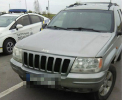 В Ровенской области на трассе международного значения Киев-Чоп патрульные остановили авто, за рулем которого находился ребенок.