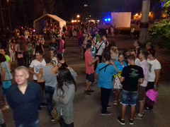 Толпа подростков прорывлась в Николаевский горсовет за рэпером Ярмаком после концерта – нескольких юных фанов задержала полиция - Copyright https://news.pn