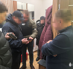 Привласнили понад ₴21 мільйон на пальному для ЗСУ: на Миколаївщині ДБР викрило посадовця Міноборони та спільників - Copyright https://news.pn