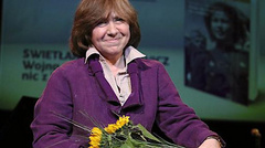 Лауреатом Нобелевской премии по литературе 2015 года стала писательница из Беларуси Светлана Алексиевич.