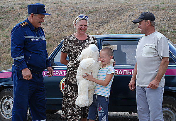 Прохожий спас ребенка