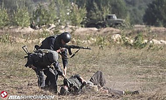 В понедельник, 9 мая, возле села Крымское Луганской области во время патрулирования на растяжке, которая была установлена террористами, подорвались украинские военные, в результате - один из них погиб.