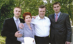 Старший брат погибшего сына экс-президента  - Виктора Януковича-младшего  - Александр подтвердил и гибель Виктора и то, что похороны достоялись в Крыму.