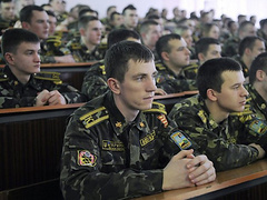 Министр обороны Степан Полторак распорядился, чтобы руководящий состав военных вузов обязательно принял участие в АТО.