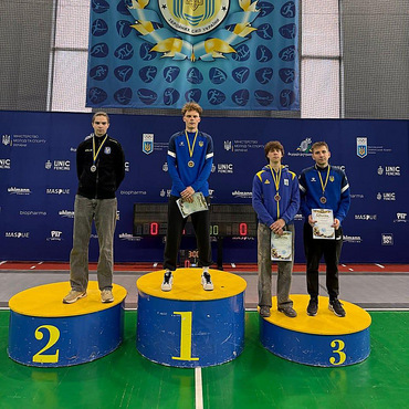 Миколаївські шаблісти привезли три золоті медалі з молодіжного чемпіонату України
