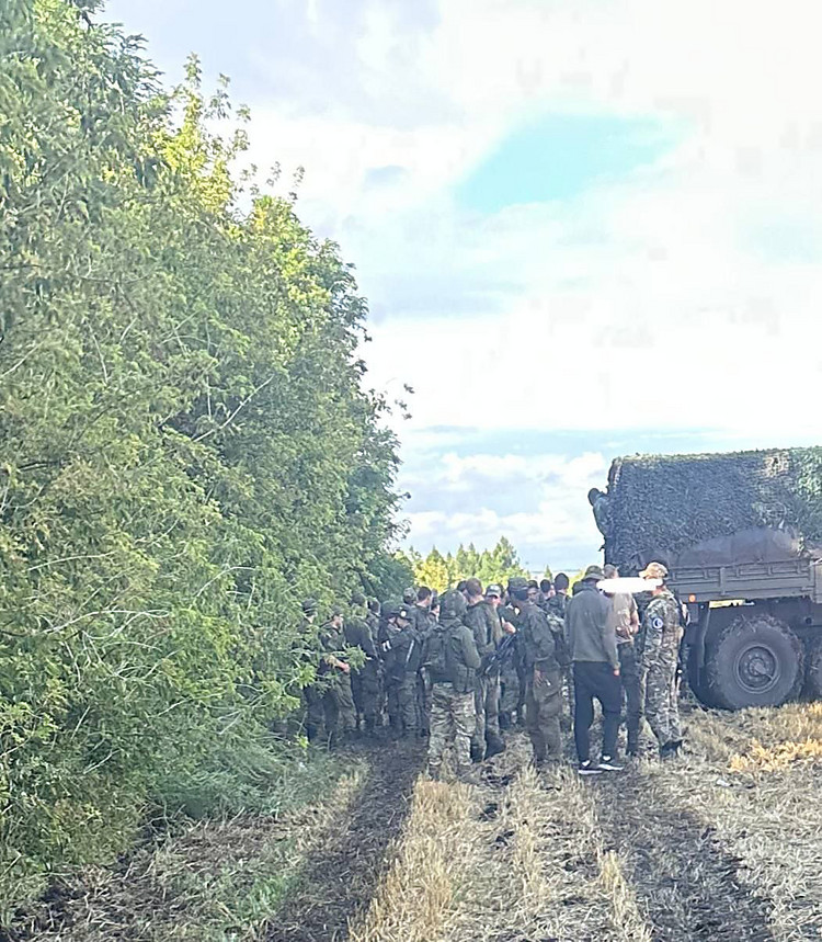 Десятки российских солдат попали в плен в Курской области. Читайте на bluesky-kazan.ru