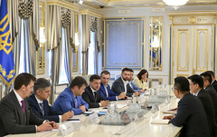 Президент Украины Владимир Зеленский 19 июля провел встречу с представителями деловых кругов Китая.