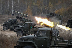 Наблюдатели специальной мониторинговой миссии ОБСЕ зафиксировали 30 реактивных систем залпового огня «Град», размещенных с нарушением линий отвода в оккупированных Россией районах Луганской области.